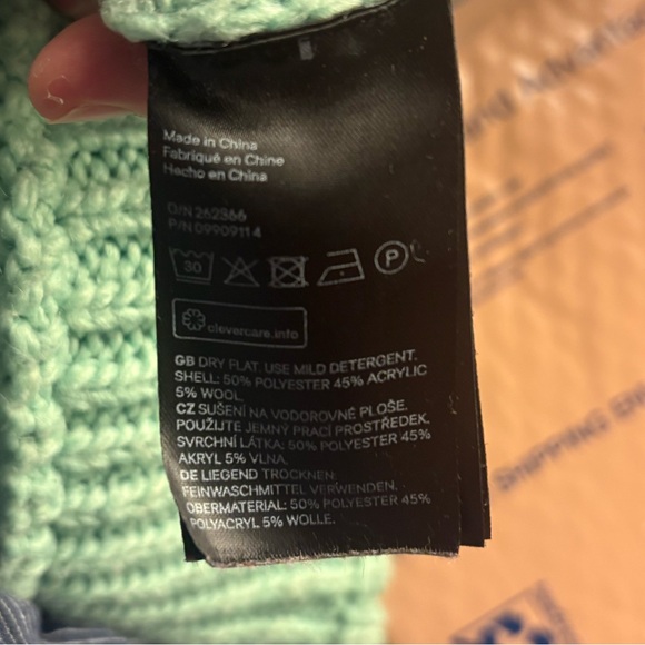 LIKE NEW H&M Mint Green Chunky Knit Sweater - Picture 9 of 9